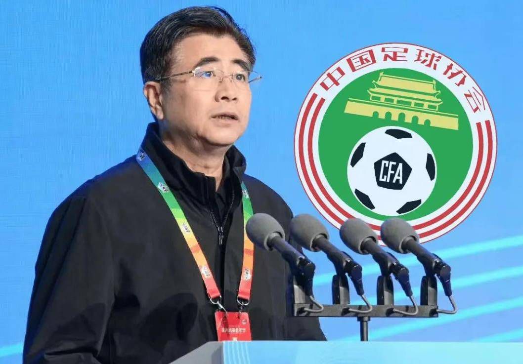 这让米兰球迷们非常失望，而主帅皮奥利的帅位已经开始不稳，米兰人之间开始相互询问：“我们会换帅吗？”《米兰体育报》透露，本周六下午米兰老板卡尔迪纳莱和CEO福拉尼之间通了电话，决定不会在近期换帅。
